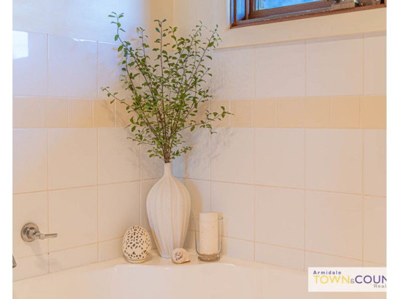 1 Bona Vista Road, Armidale NSW 2350