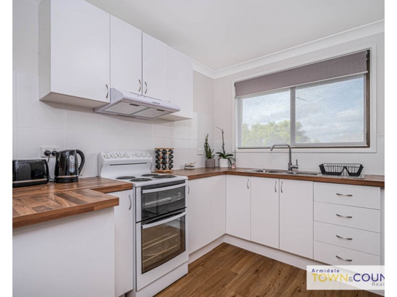 8 198 Donnelly Street, Armidale NSW 2350