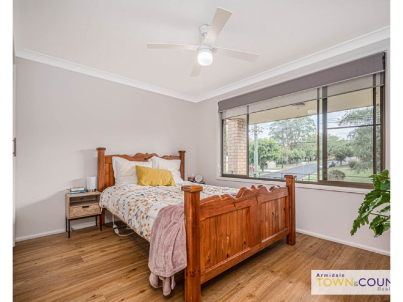 8 198 Donnelly Street, Armidale NSW 2350