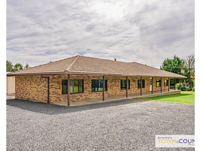144 Mundays Lane, Armidale NSW 2350