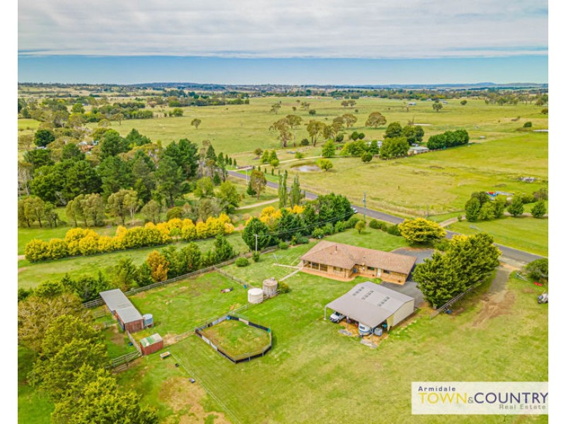 144 Mundays Lane, Armidale NSW 2350