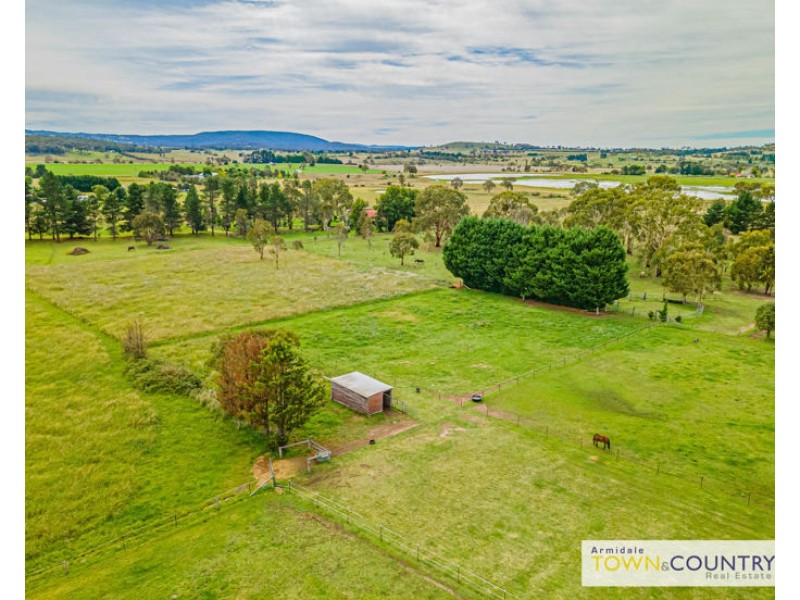 144 Mundays Lane, Armidale NSW 2350