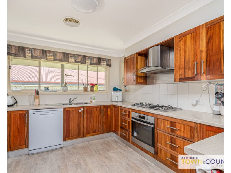 10 Rusden Court, Armidale NSW 2350