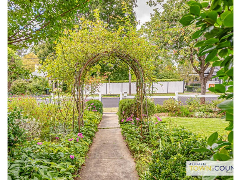 138 Faulkner Street, Armidale NSW 2350