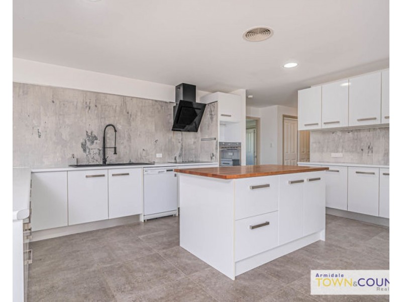 10 Fittler Road, Armidale NSW 2350