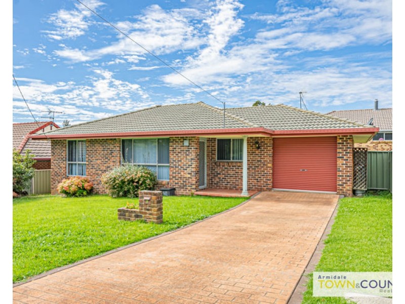 2/13 Glendower Close, Armidale NSW 2350