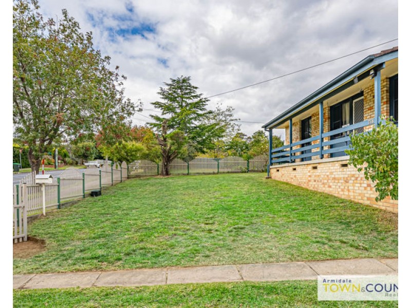 228 Erskine Street, Armidale NSW 2350