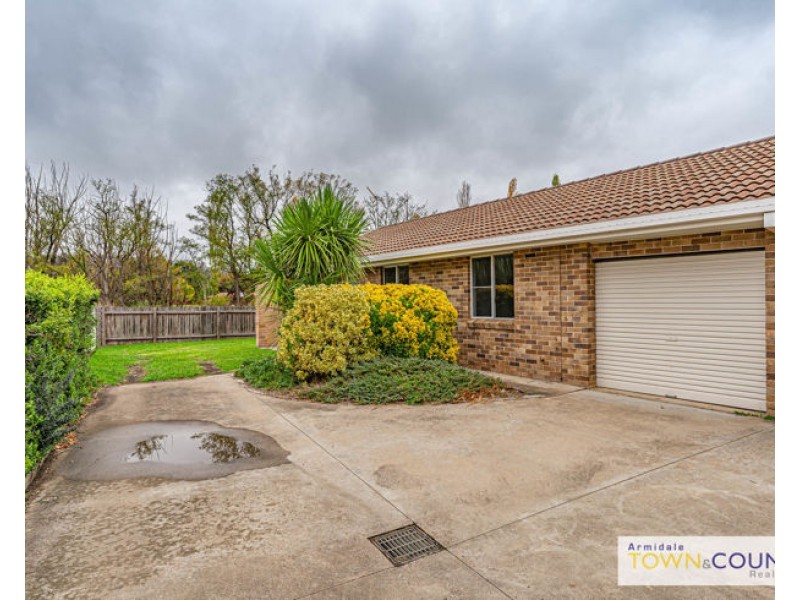 1/8 Centennial Close, Armidale NSW 2350