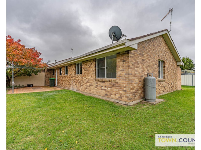 1/8 Centennial Close, Armidale NSW 2350