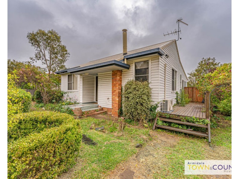 6 Elizabeth Street, Armidale NSW 2350