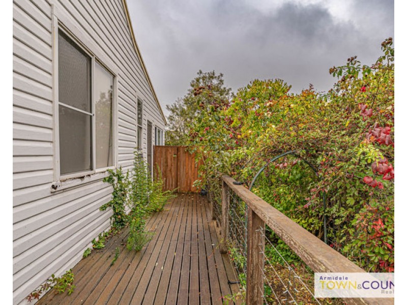 6 Elizabeth Street, Armidale NSW 2350