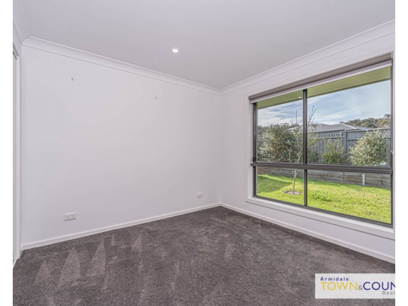 14 Peterson Drive, Armidale NSW 2350