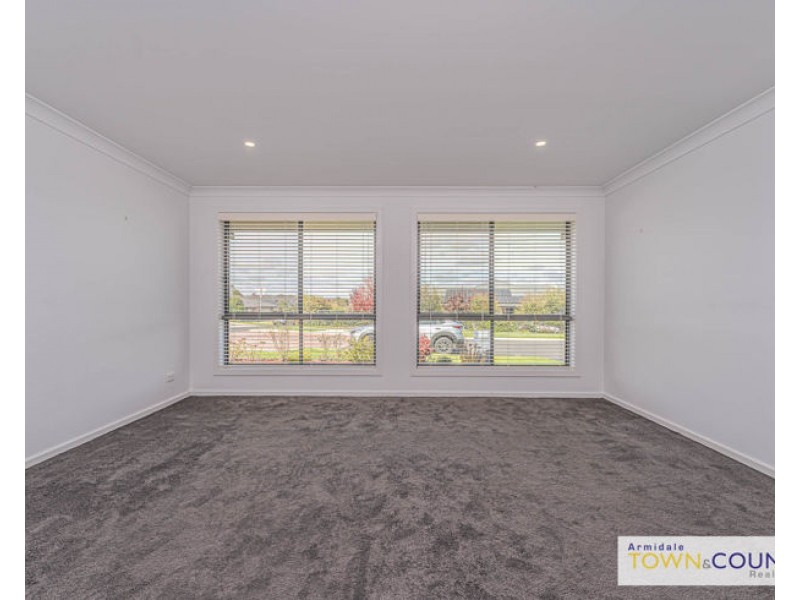 14 Peterson Drive, Armidale NSW 2350