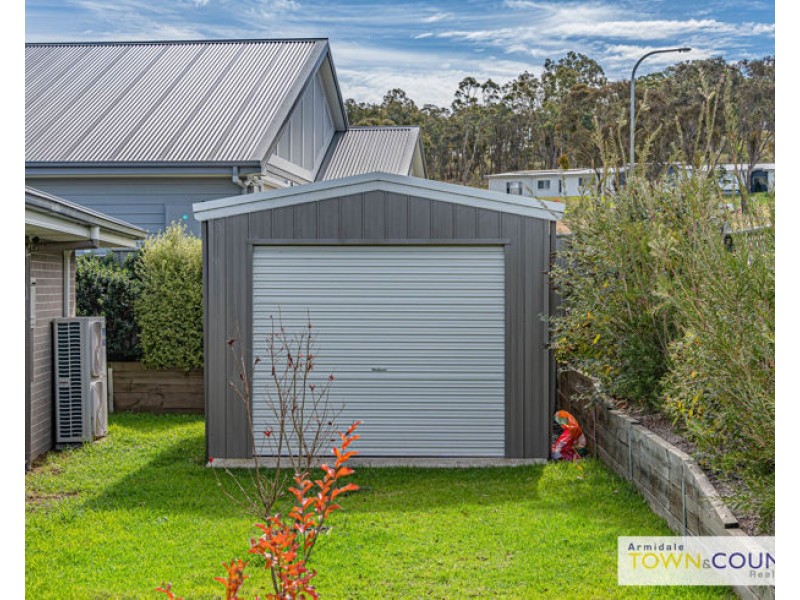 14 Peterson Drive, Armidale NSW 2350