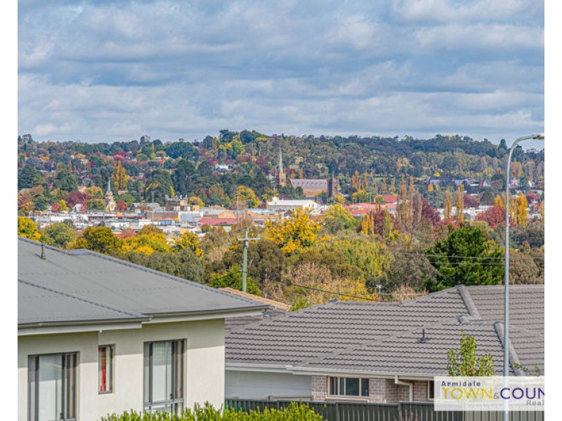 14 Peterson Drive, Armidale NSW 2350
