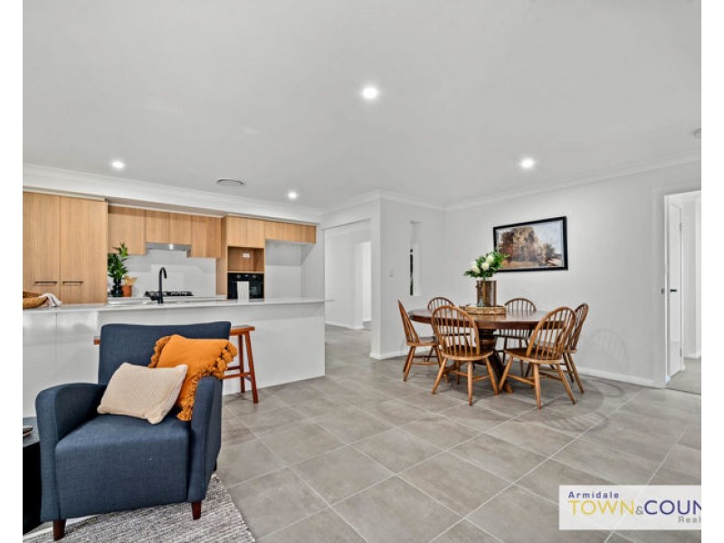1 Willow Way, Armidale NSW 2350