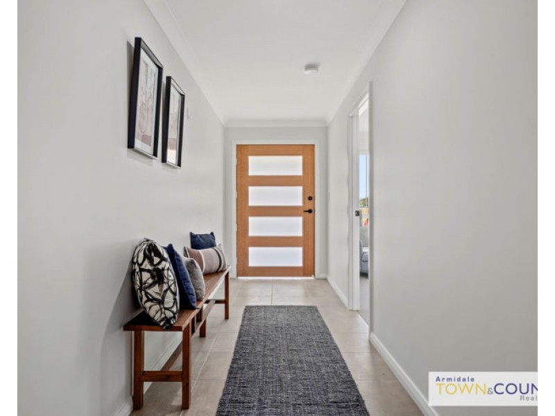 1 Willow Way, Armidale NSW 2350