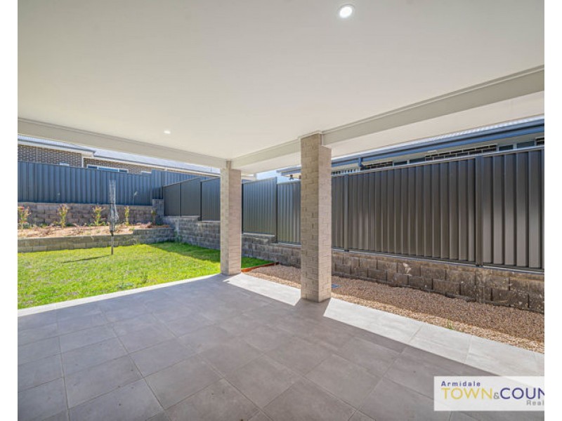 1 Willow Way, Armidale NSW 2350