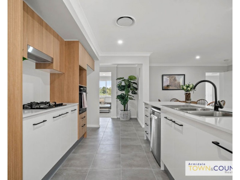 1 Willow Way, Armidale NSW 2350