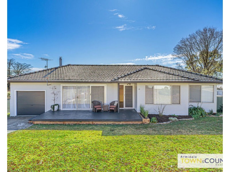 39 Hargrave Street, Armidale NSW 2350