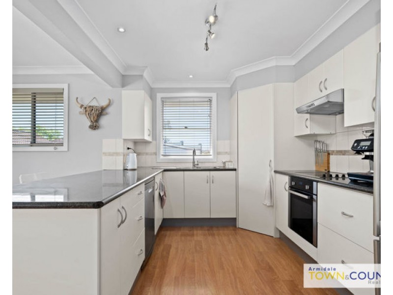 1 Richardson Avenue, Armidale NSW 2350