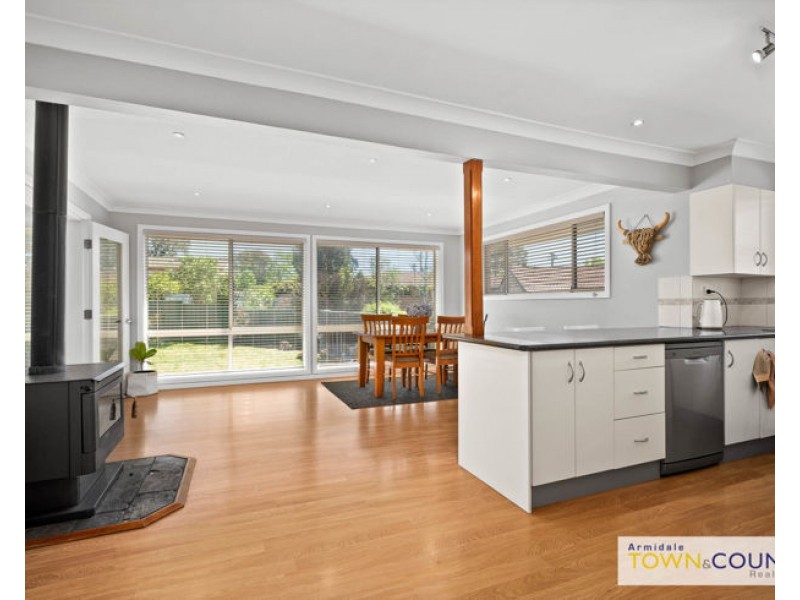 1 Richardson Avenue, Armidale NSW 2350