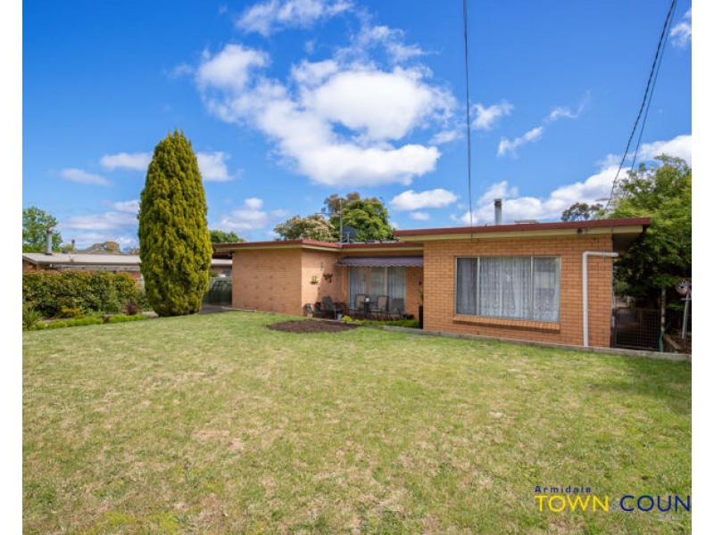 9 Kuranda Avenue, Armidale NSW 2350