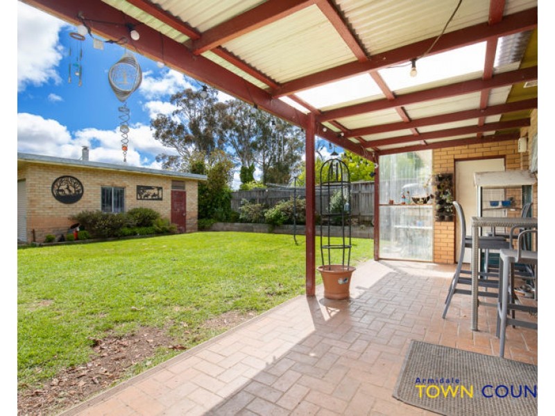 9 Kuranda Avenue, Armidale NSW 2350