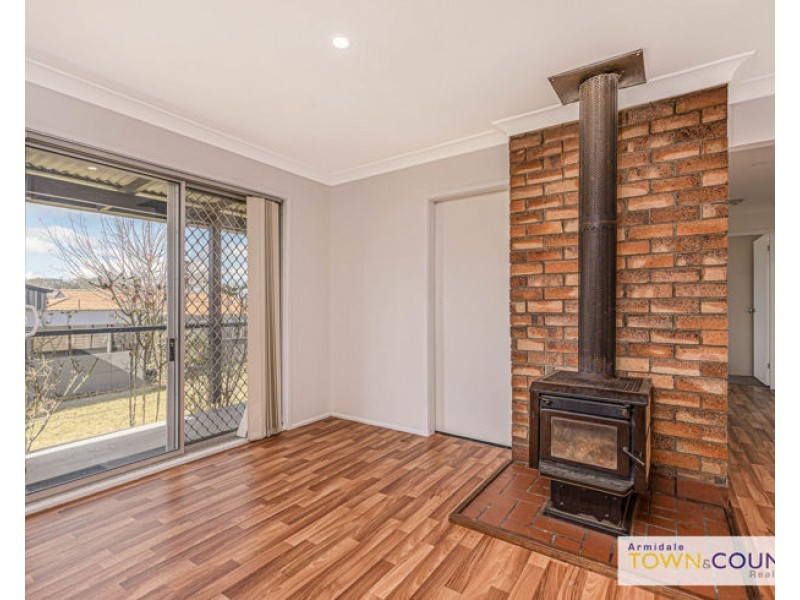 2 Penfold Place, Armidale NSW 2350