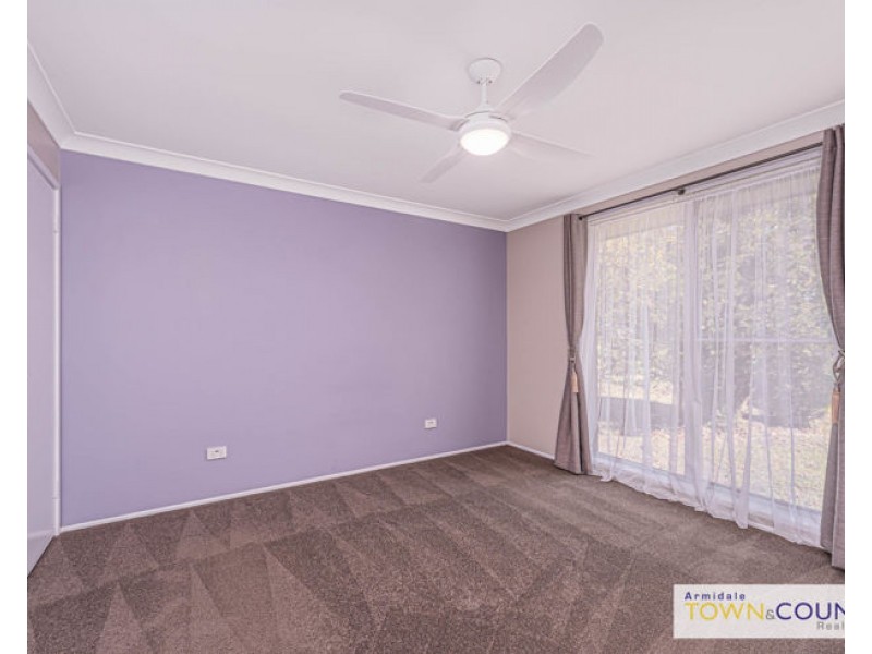 2 Penfold Place, Armidale NSW 2350