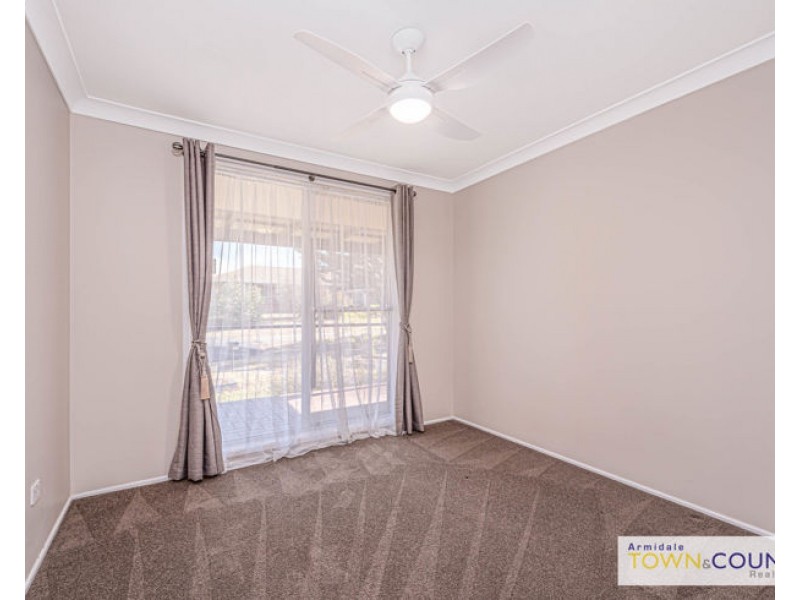 2 Penfold Place, Armidale NSW 2350