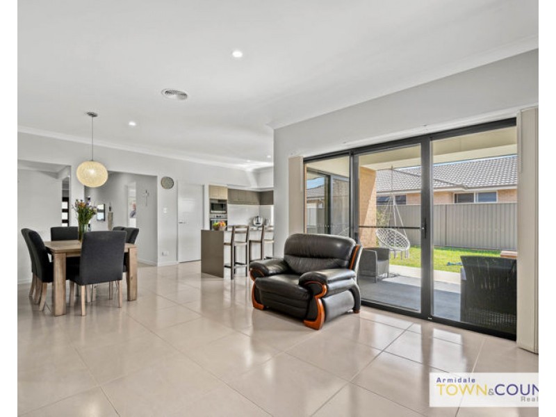 14 Spearmount Drive, Armidale NSW 2350