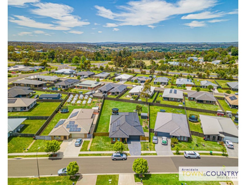 14 Spearmount Drive, Armidale NSW 2350