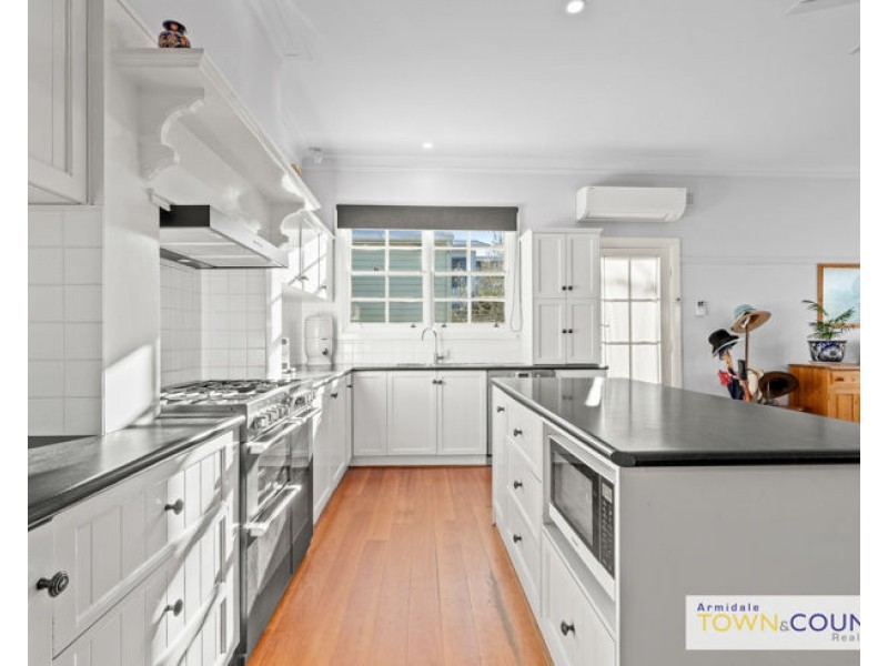 24 Faulkner Street, Armidale NSW 2350