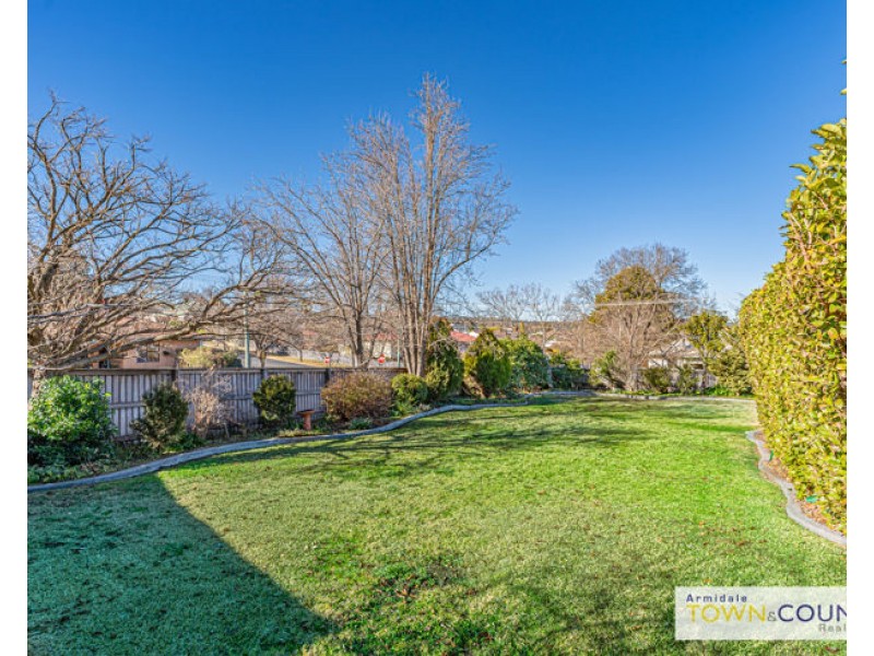 24 Faulkner Street, Armidale NSW 2350