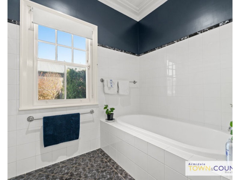 24 Faulkner Street, Armidale NSW 2350