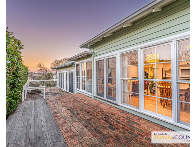 24 Faulkner Street, Armidale NSW 2350