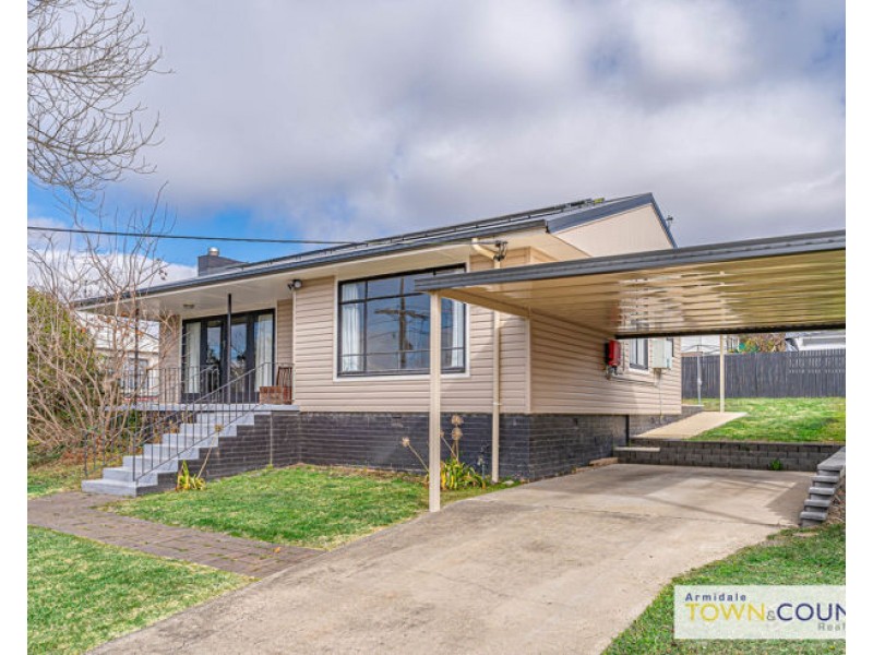12 Chestnut Avenue, Armidale NSW 2350