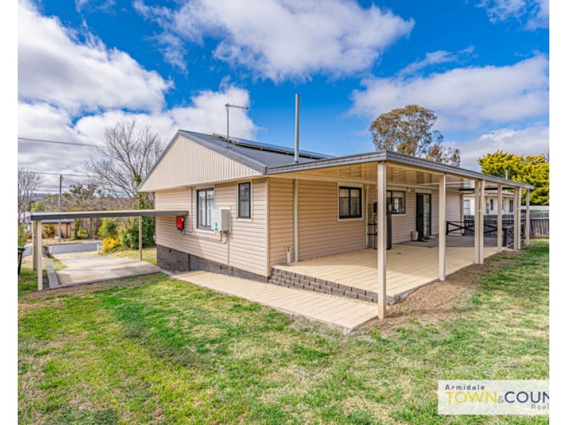 12 Chestnut Avenue, Armidale NSW 2350