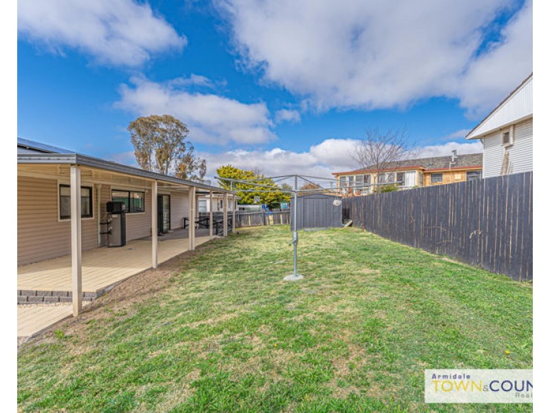 12 Chestnut Avenue, Armidale NSW 2350