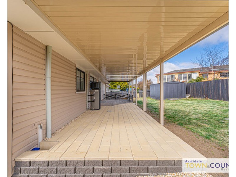 12 Chestnut Avenue, Armidale NSW 2350