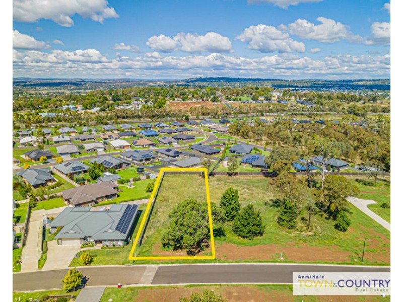 7 Campbell Parade, Armidale NSW 2350