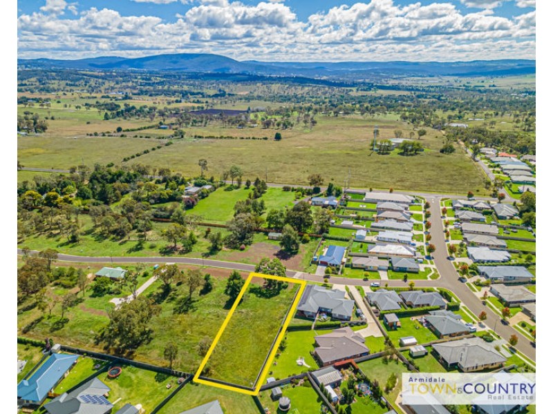 7 Campbell Parade, Armidale NSW 2350