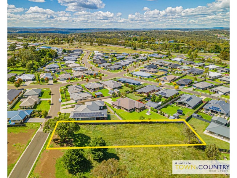 7 Campbell Parade, Armidale NSW 2350