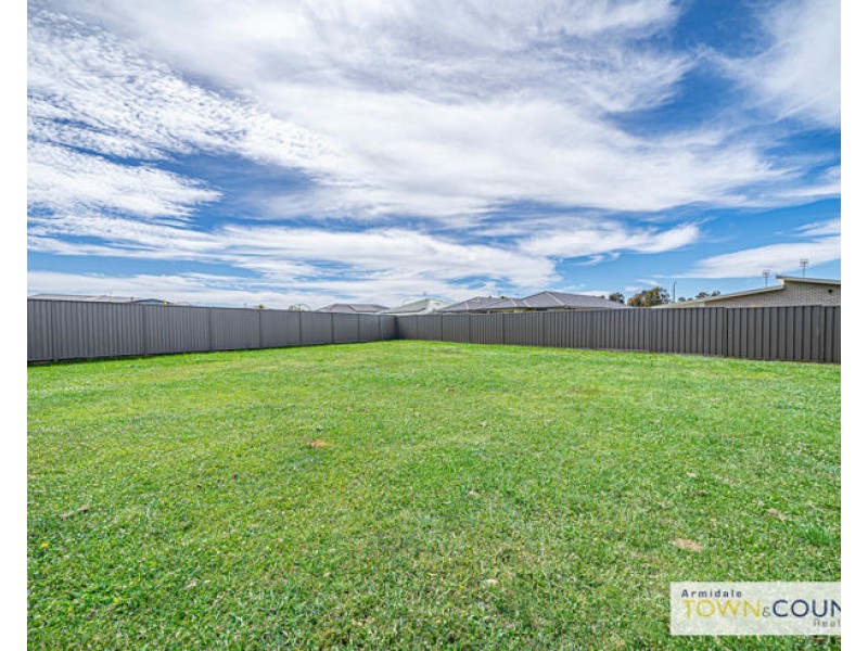 14a Spearmount Drive, Armidale NSW 2350