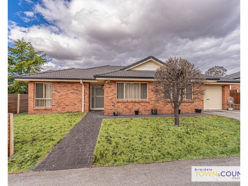 1/156 Barney Street, Armidale NSW 2350