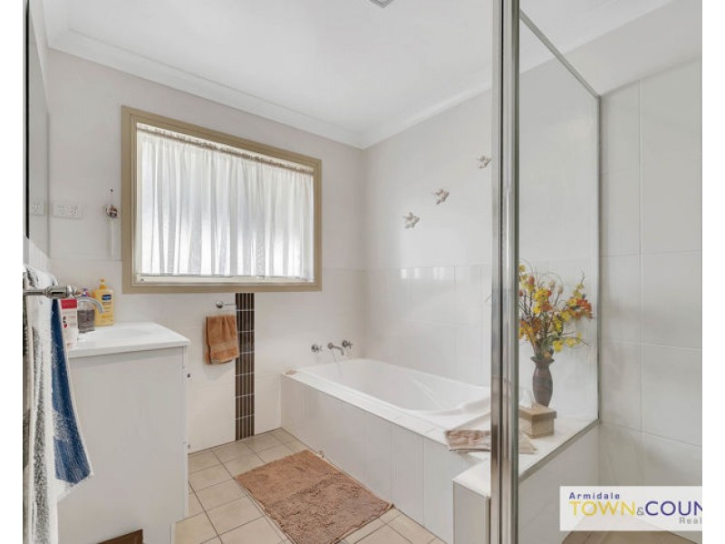 1/156 Barney Street, Armidale NSW 2350