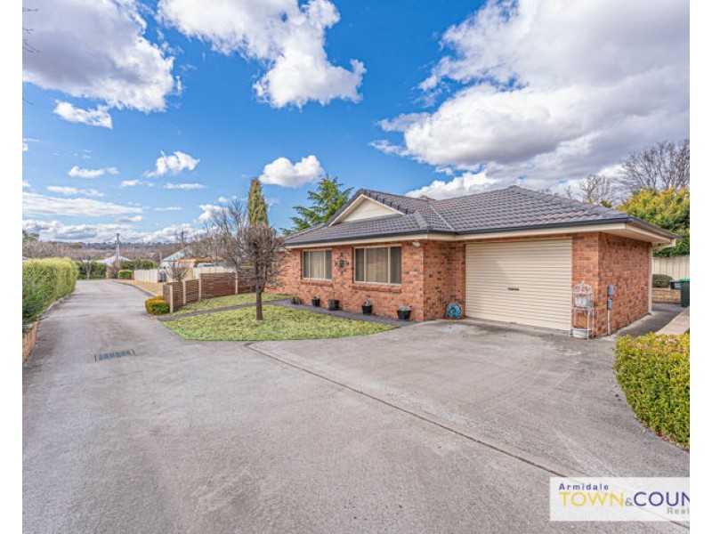 1/156 Barney Street, Armidale NSW 2350