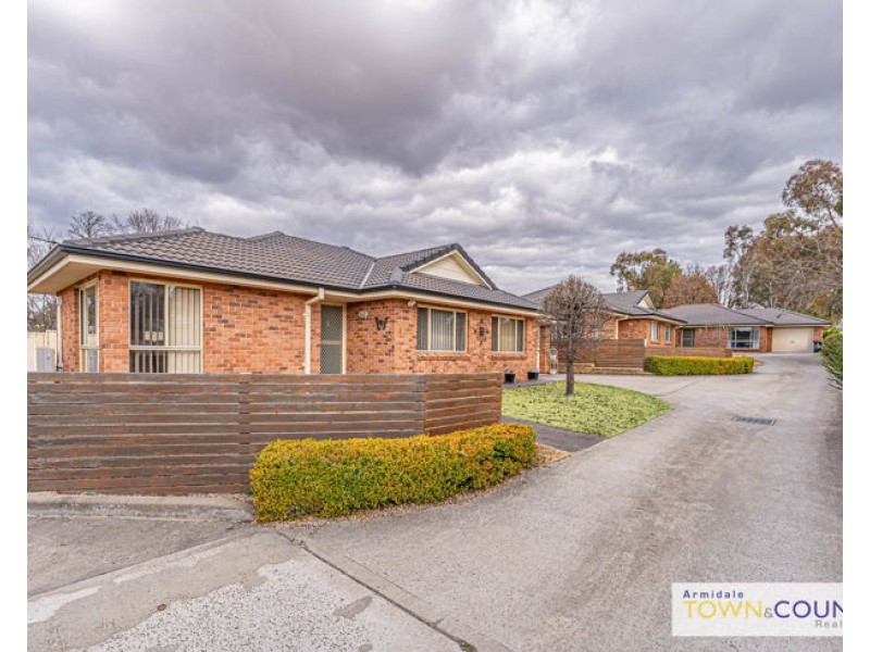 1/156 Barney Street, Armidale NSW 2350