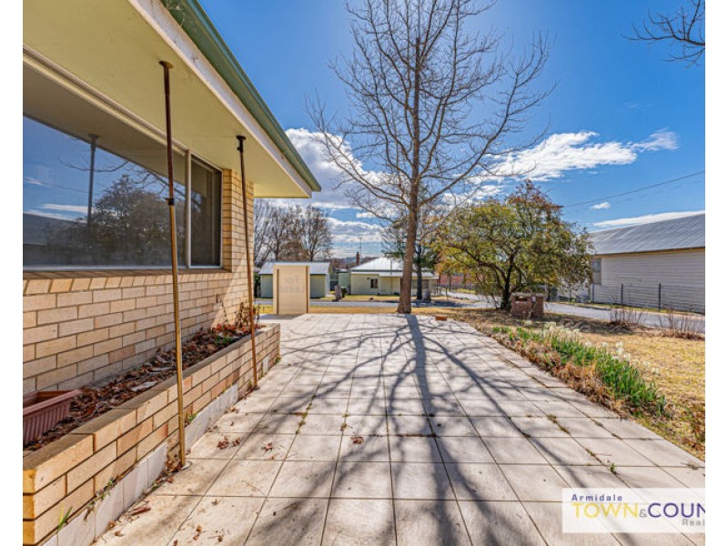 9 McShane Avenue, Armidale NSW 2350